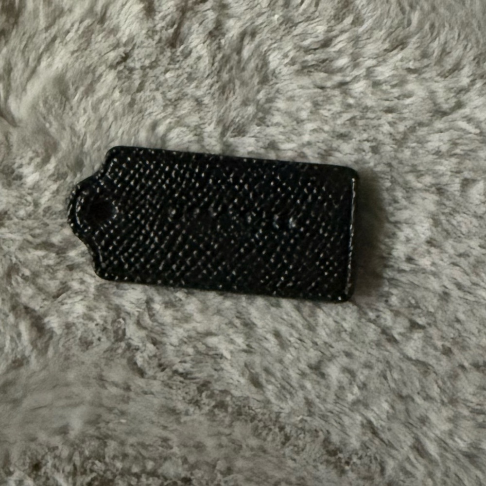 Coach Black Textured Hang Tag - Picture 3 of 4